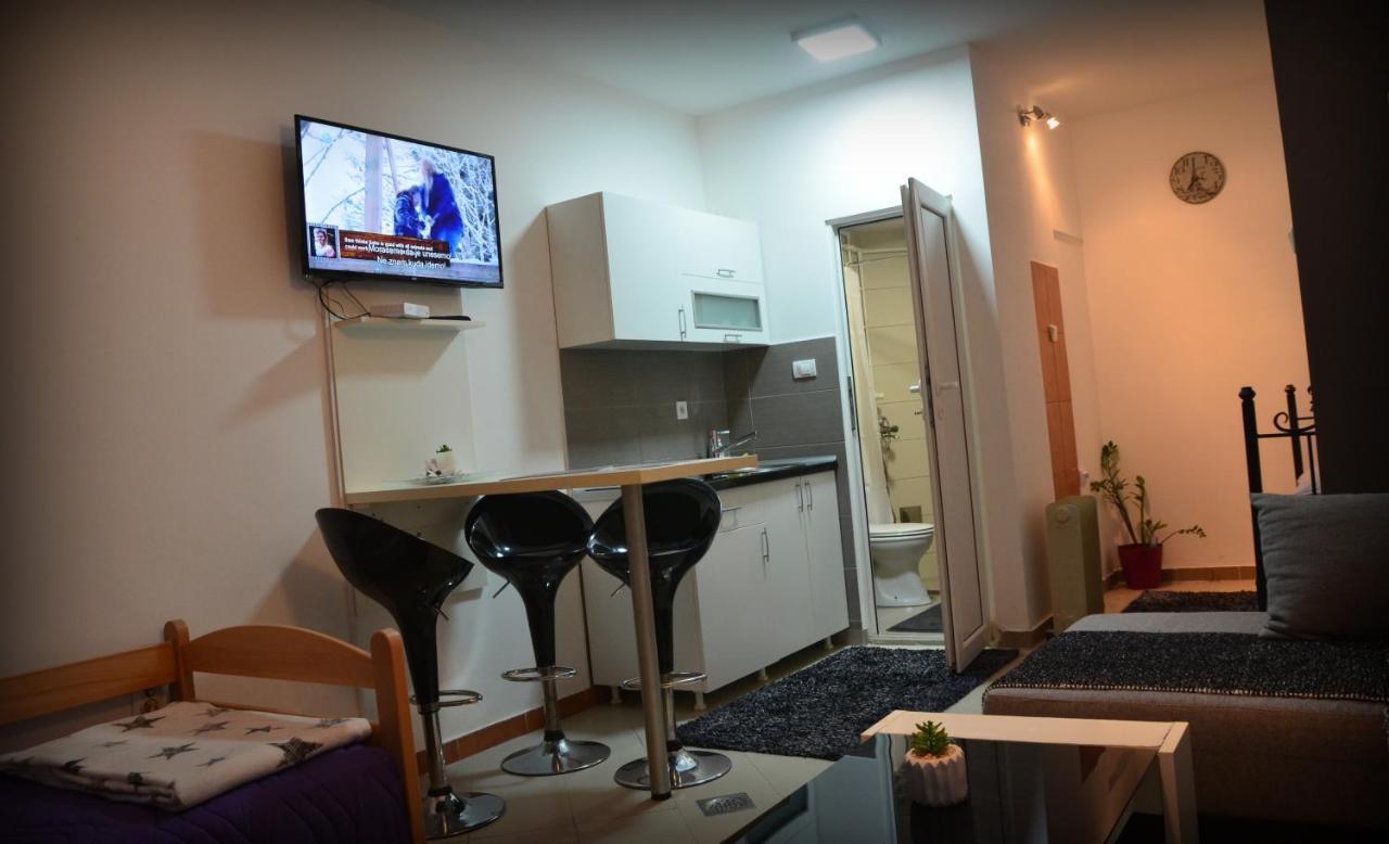 Iva Studio-Apartment Kladovo Exteriör bild